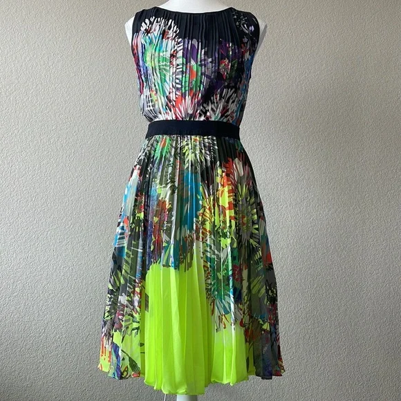 Neon Yellow/Lime Dress by BCBGMAXAZRIA Size XS (will fit S too) Neon Yellow/Lime Dress by BCBGMAXAZRIA Size XS (will fit S too)
